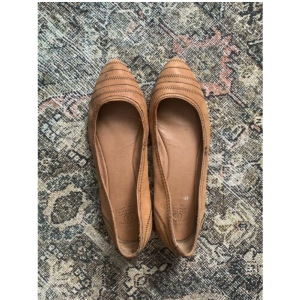 Lucky Brand Embroidered Leather Tan Flats Women’s Size 9.5